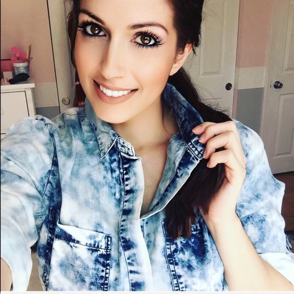 OMBRÉ DISTRESSED DENIM TOP - Picture 2 of 4